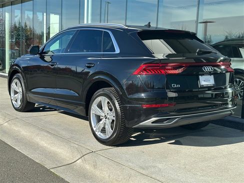 Used 2023 Audi Q8 Premium Plus w/ Premium Plus Package image 3