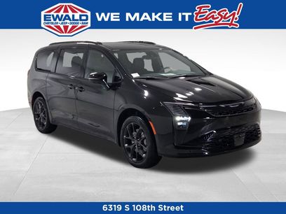New 2027 Chrysler Pacifica Limited