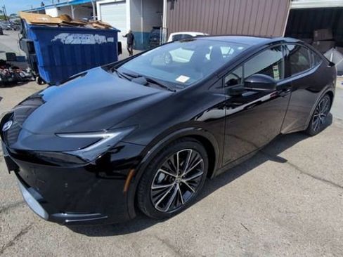 Used 2024 Toyota Prius XLE AWD/4WD image 4