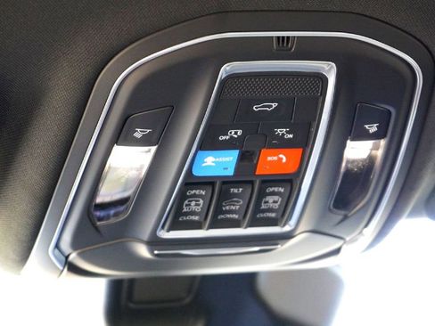 New 2025 Jeep Grand Cherokee Limited image 28