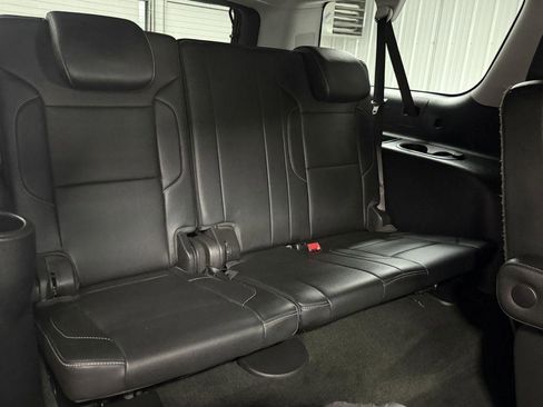 Used 2018 Chevrolet Suburban Premier AWD/4WD image 36