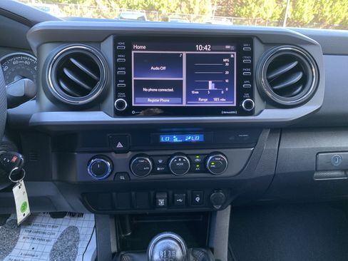 Used 2022 Toyota Tacoma TRD Off-Road AWD/4WD image 24