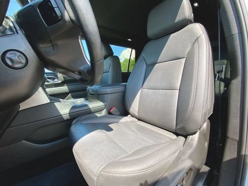 Used 2023 Chevrolet Tahoe Z71 w/ Luxury Package AWD/4WD image 20