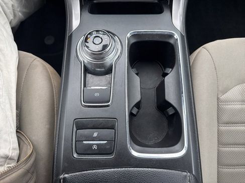 Used 2020 Ford Fusion SE image 24