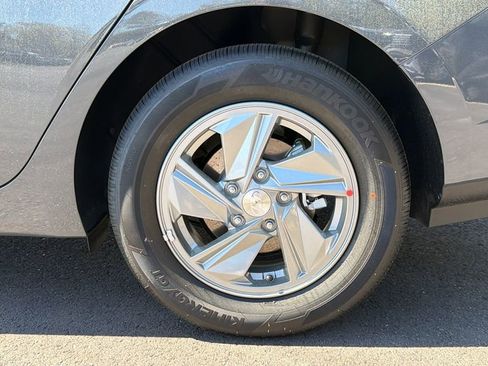 New 2026 Hyundai Elantra SE FWD image 19