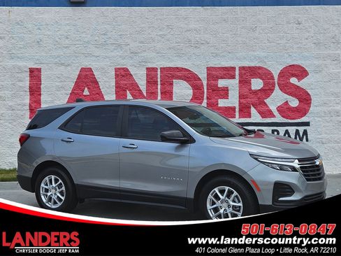 Used 2023 Chevrolet Equinox LS FWD image 1