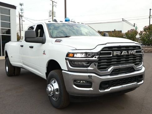 New 2026 RAM 3500 Tradesman w/ Chrome Appearance Group A AWD/4WD image 3