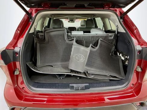 Used 2021 Toyota Highlander Limited image 26