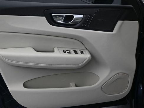 New 2026 Volvo XC60 T8 Ultra w/ Protection Package Premier AWD/4WD image 10