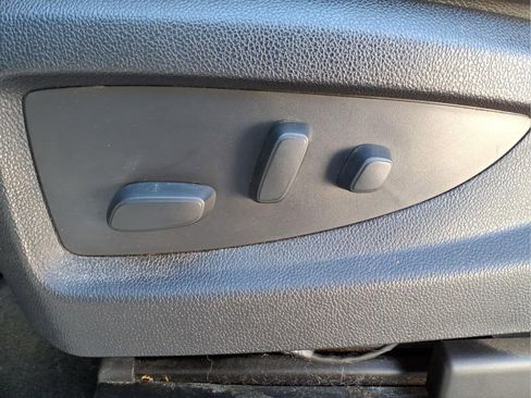 Used 2017 Chevrolet Silverado 1500 High Country image 17