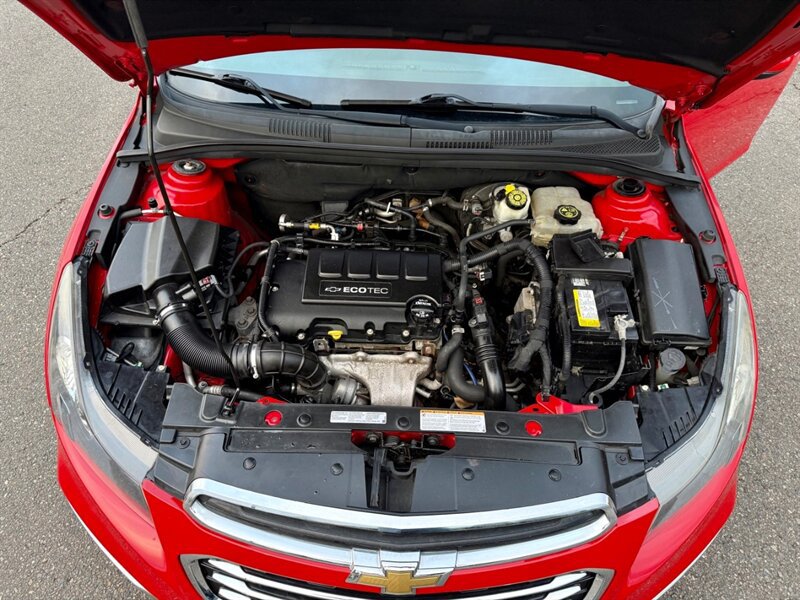 Used 2015 Chevrolet Cruze LT FWD image 12