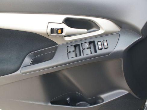 Used 2010 Toyota Matrix S image 19