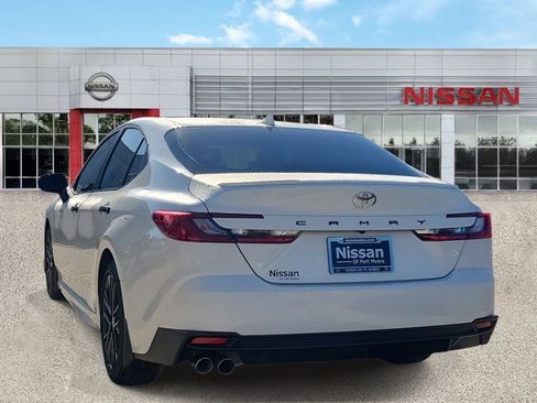 Used 2025 Toyota Camry SE image 6