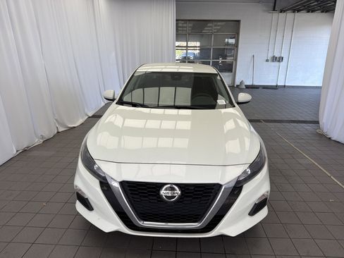 Used 2022 Nissan Altima 2.5 S image 2