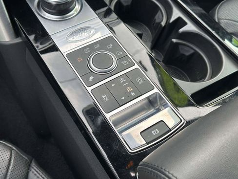 Used 2020 Land Rover Discovery HSE Luxury image 33