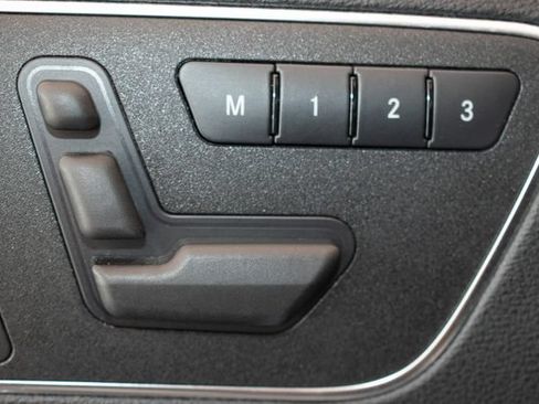Used 2013 Mercedes-Benz E 550 4MATIC Sedan image 18