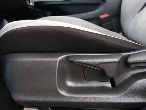 Used 2022 Toyota Prius L Eco image 27