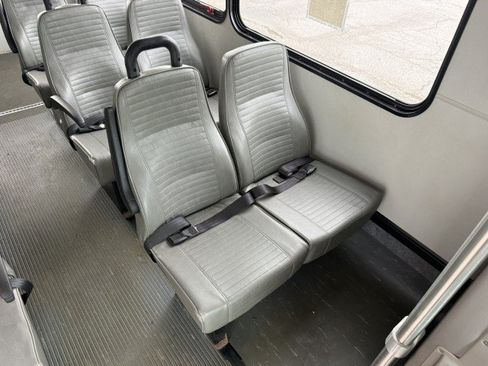 Used 2015 Ford E-350 and Econoline 350 Super Duty RWD image 26