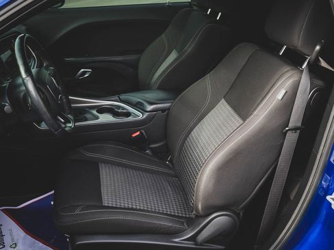 Used 2021 Dodge Challenger SXT w/ Driver Convenience Group image 18