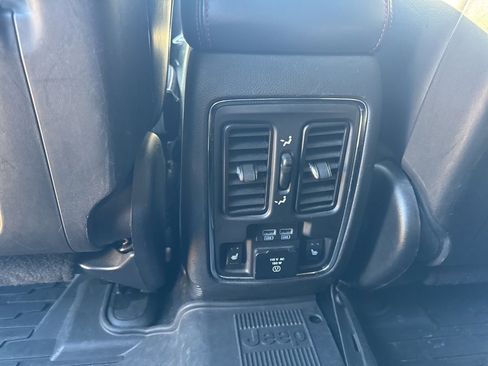 Used 2019 Jeep Grand Cherokee Trailhawk image 26