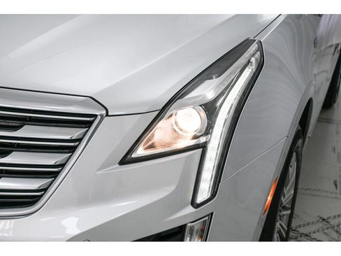 Used 2017 Cadillac XT5 Luxury w/ Driver Awareness Package image 23