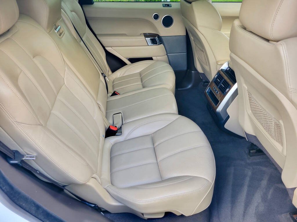 Used 2016 Land Rover Range Rover Sport SE AWD/4WD image 22