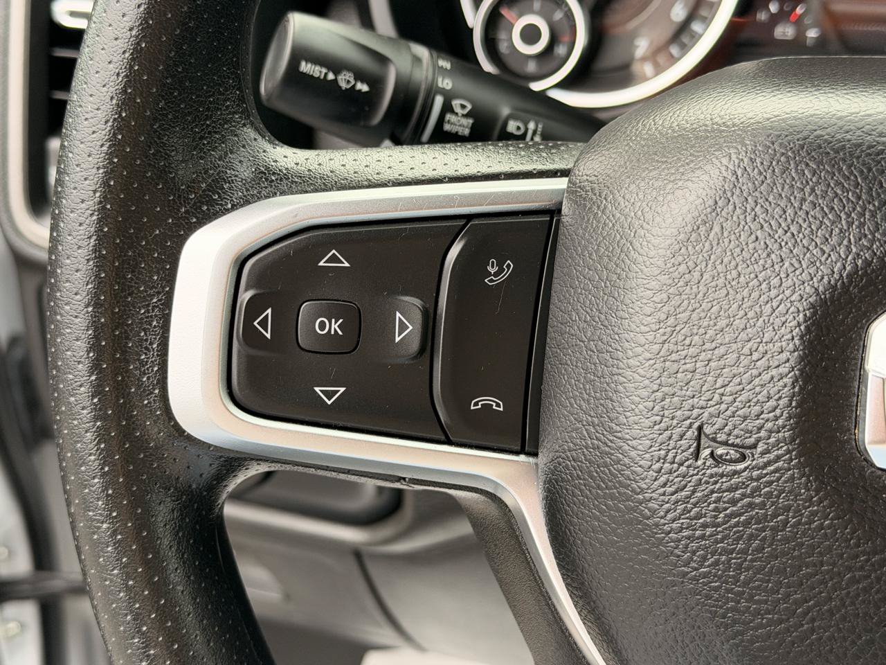Used 2025 RAM 1500 Warlock AWD/4WD image 24