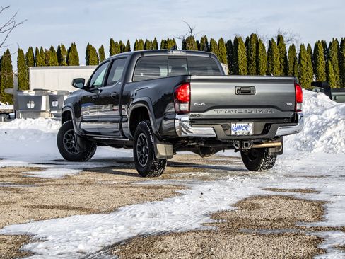 Used 2021 Toyota Tacoma SR5 image 14