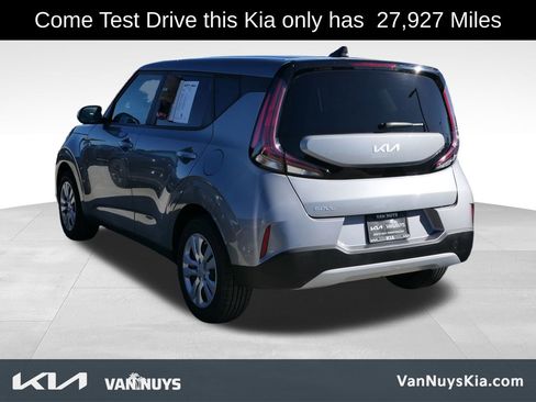 Used 2023 Kia Soul LX image 5