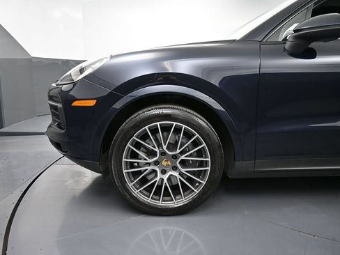 Certified 2022 Porsche Cayenne AWD/4WD image 12