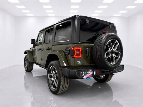 Used 2024 Jeep Wrangler Unlimited w/ Convenience Group AWD/4WD image 7