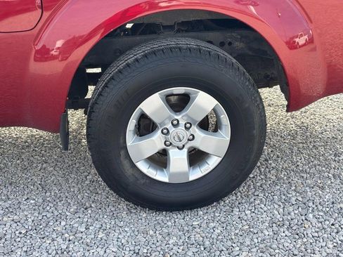 Used 2012 Nissan Frontier SV image 11
