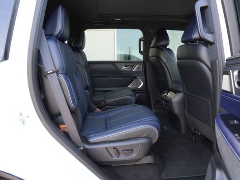 New 2026 INFINITI QX80 4WD image 21