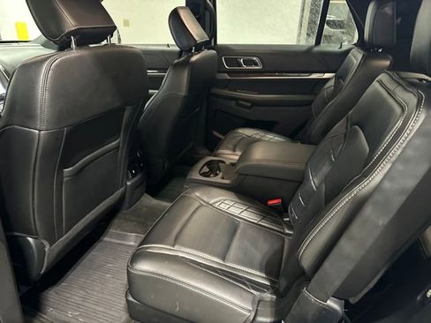 Used 2018 Ford Explorer Platinum image 7
