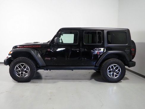 Used 2025 Jeep Wrangler 4WD Rubicon image 8