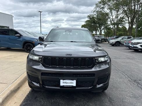Used 2023 Jeep Grand Cherokee L Altitude AWD/4WD image 9