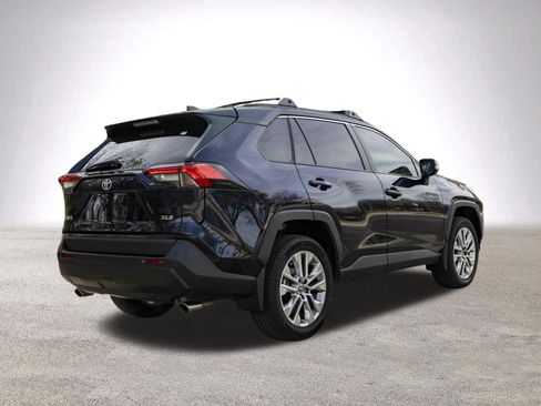 Used 2025 Toyota RAV4 XLE Premium image 9