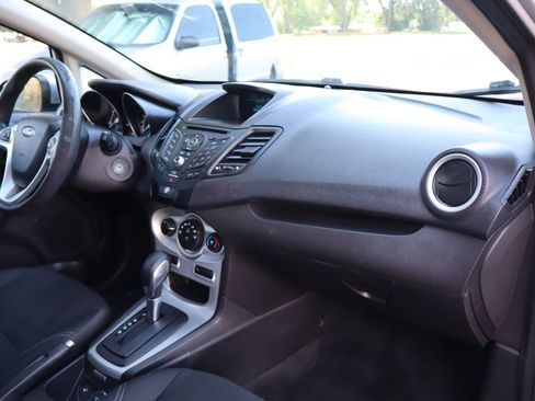Used 2017 Ford Fiesta SE FWD image 17