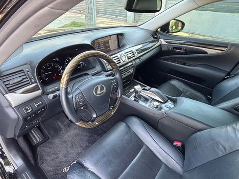 Used 2017 Lexus LS 460 w/ Comfort Package image 35