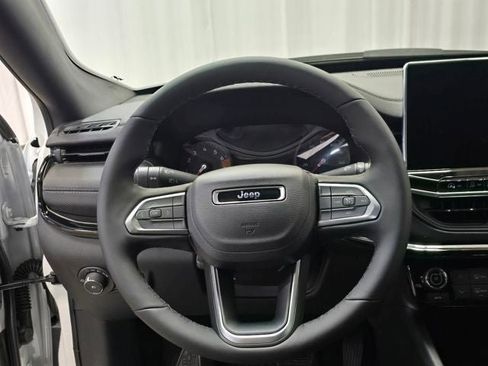 New 2026 Jeep Compass Latitude image 7