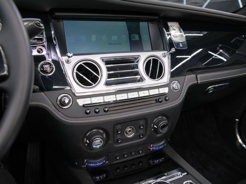 Used 2016 Rolls-Royce Dawn image 43