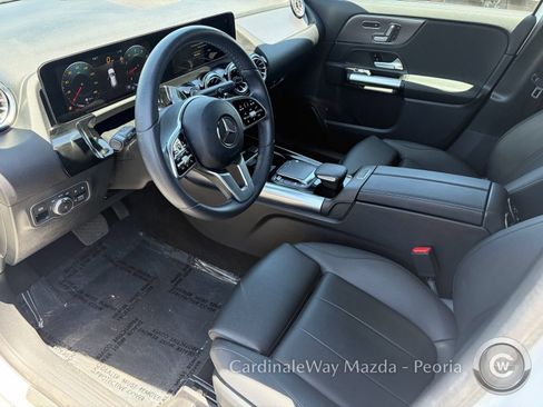 Used 2023 Mercedes-Benz GLA 250 w/ Premium Package image 11