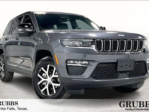 Used 2025 Jeep Grand Cherokee Limited image 1