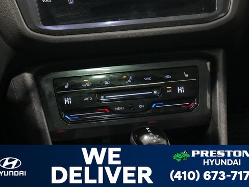 Used 2022 Volkswagen Tiguan SE w/ Panoramic Sunroof Package image 23