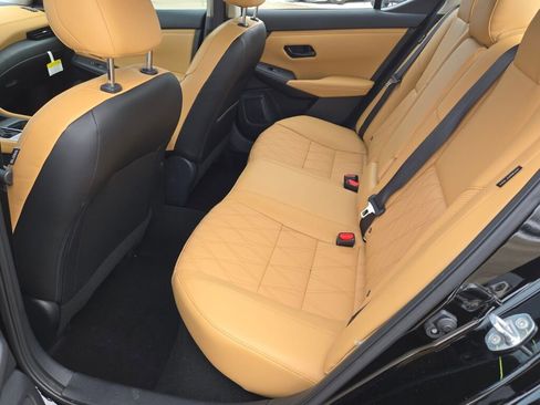 Used 2025 Nissan Sentra SV w/ SV Premium Package image 14