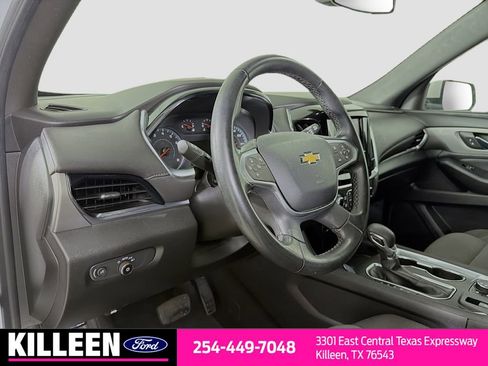 Used 2023 Chevrolet Traverse LT image 10