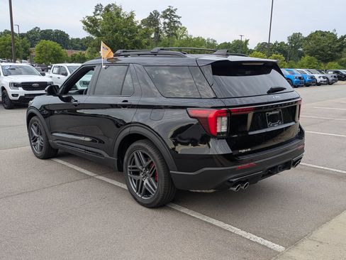 Certified 2025 Ford Explorer ST AWD/4WD image 6