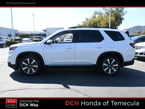 Certified 2024 Honda Pilot Touring image 4