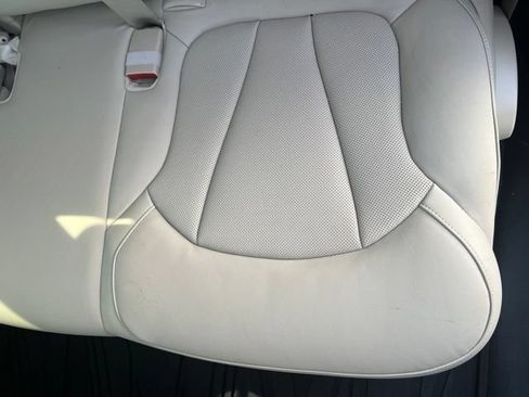 Used 2019 Buick Envision Essence FWD image 23