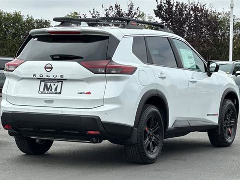 New 2025 Nissan Rogue SV image 4